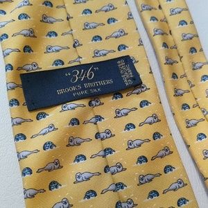 346 Brooks Brothers pure silk tie